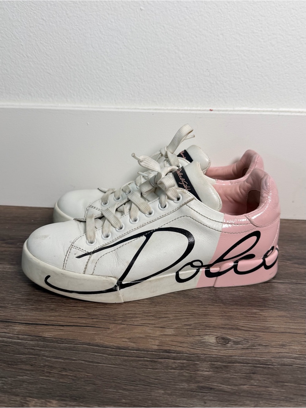 Dolce & Gabbana White and Pink Script Low-Top Sneakers